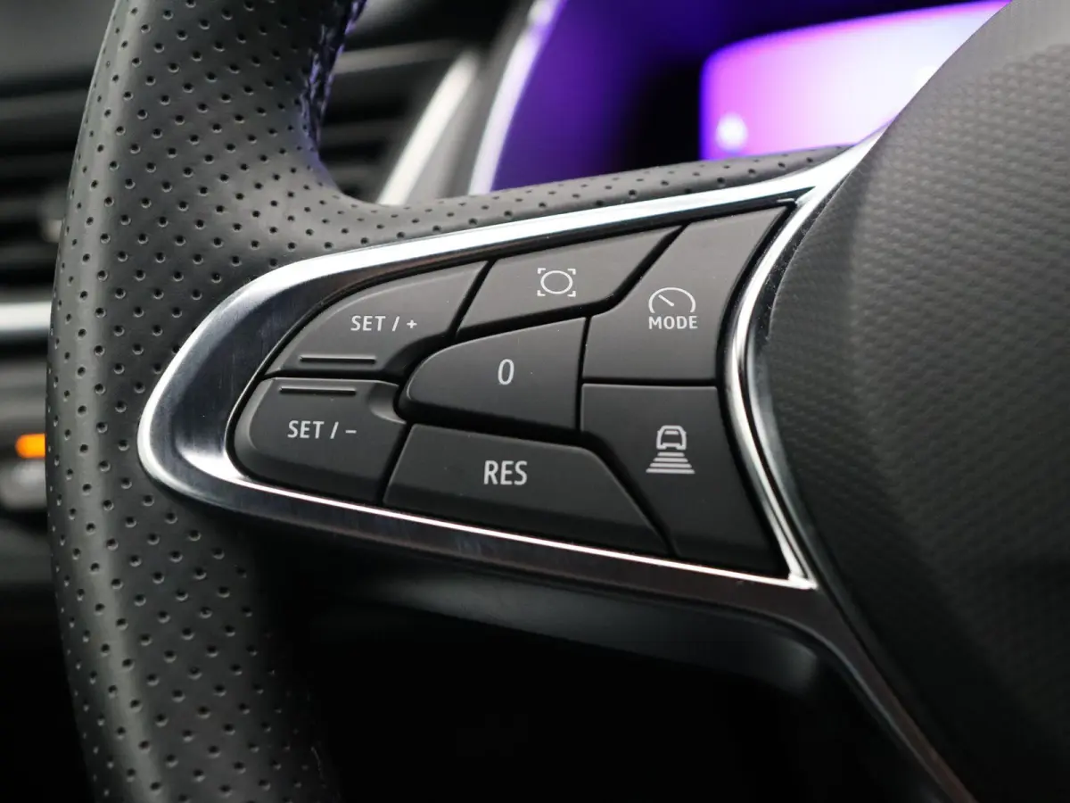 E-Tech full hybrid 145pk techno | Elek. stoelen | Elek. achterklep | Stoel- en stuurwielverwarming | Adaptieve cruise control | 360 graden camera |