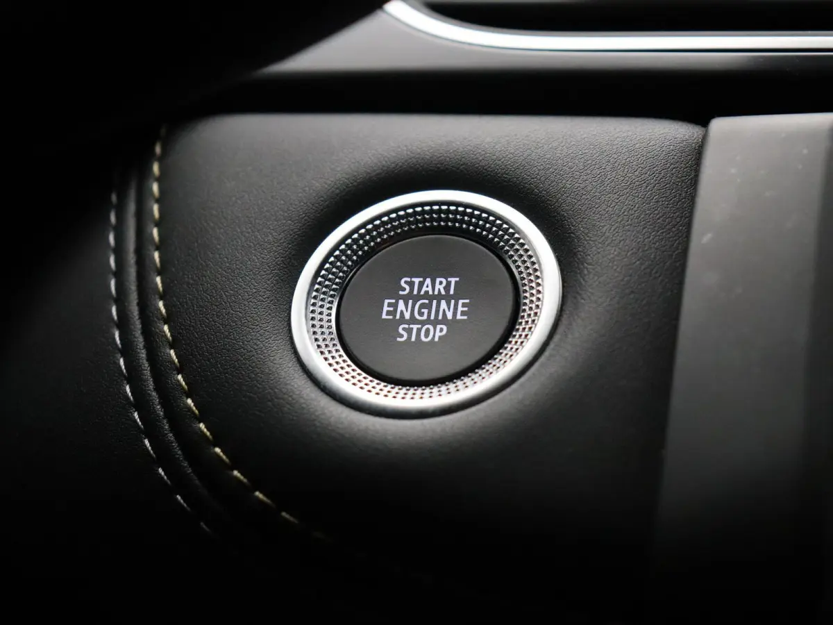 E-Tech full hybrid 145pk techno | Elek. stoelen | Elek. achterklep | Stoel- en stuurwielverwarming | Adaptieve cruise control | 360 graden camera |
