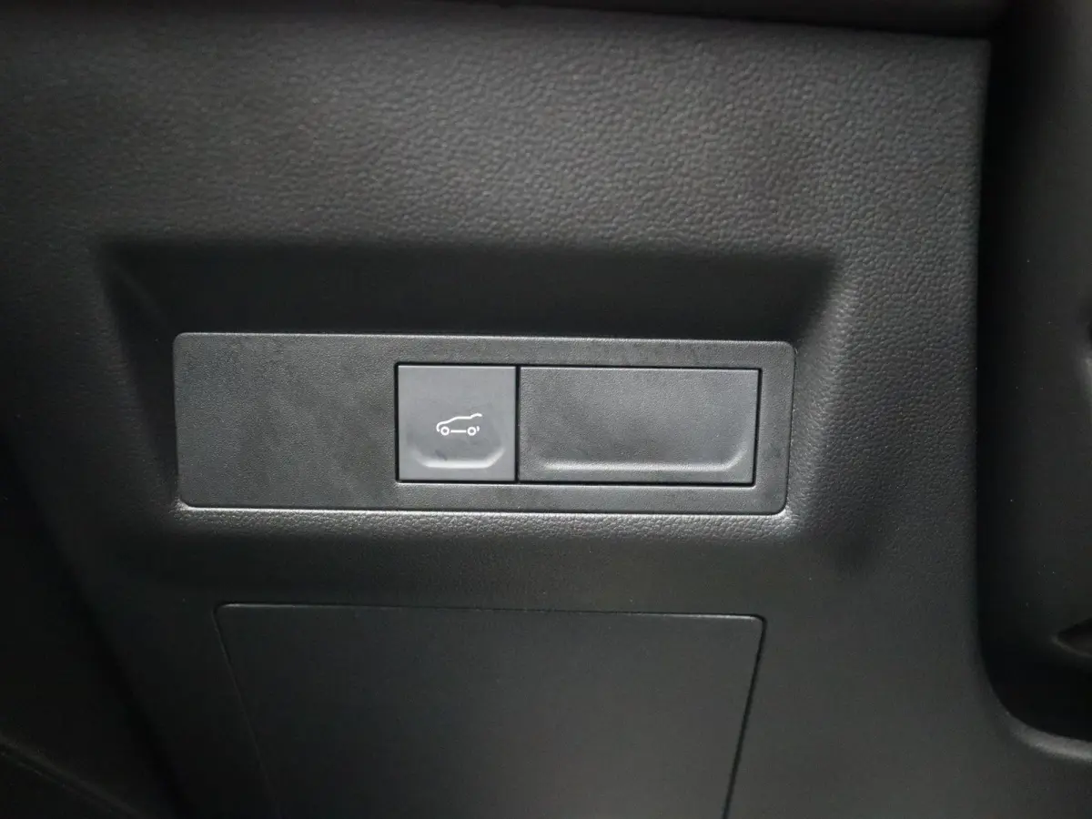 E-Tech full hybrid 145pk techno | Elek. stoelen | Elek. achterklep | Stoel- en stuurwielverwarming | Adaptieve cruise control | 360 graden camera |
