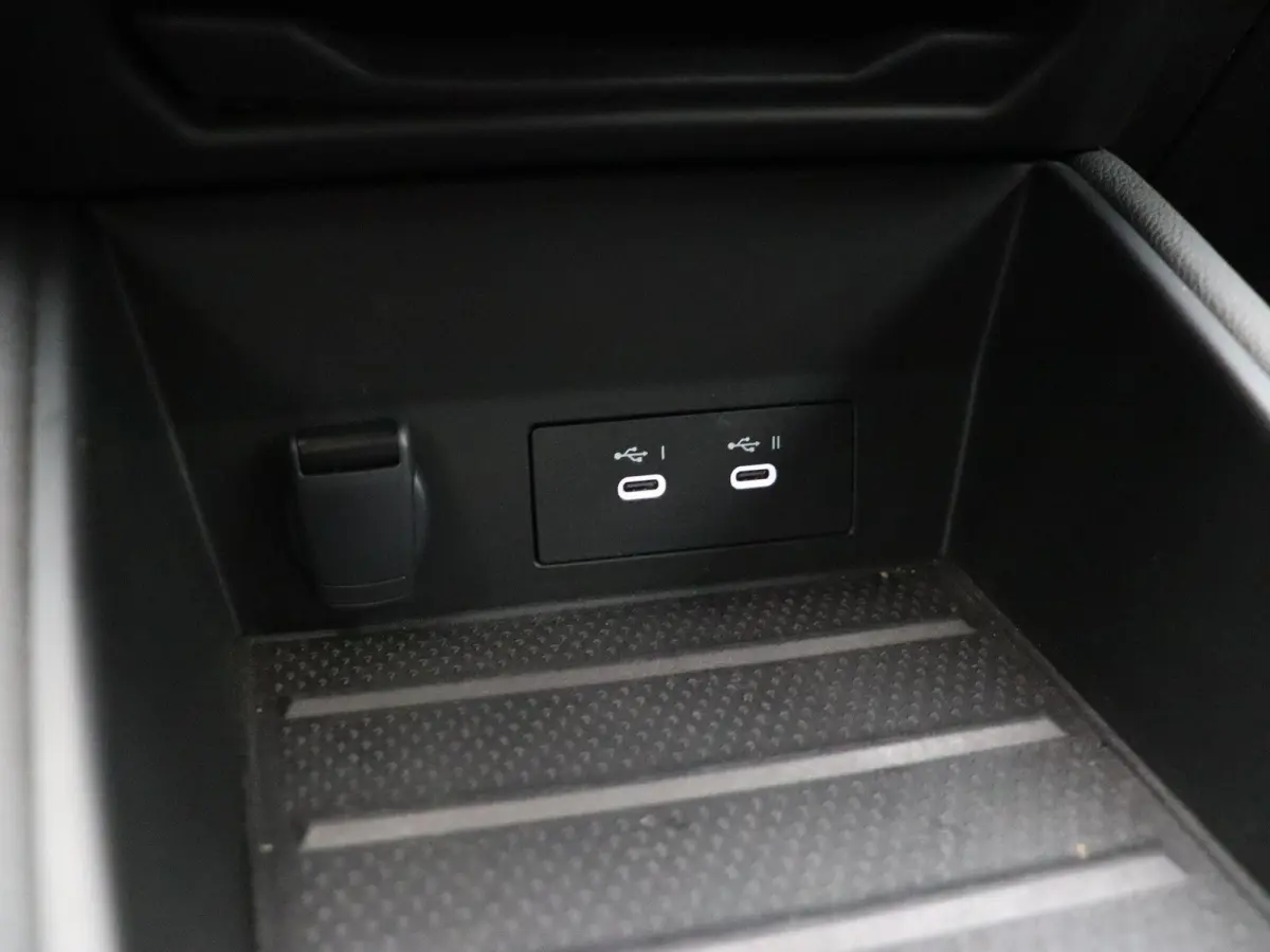 E-Tech full hybrid 145pk techno | Elek. stoelen | Elek. achterklep | Stoel- en stuurwielverwarming | Adaptieve cruise control | 360 graden camera |