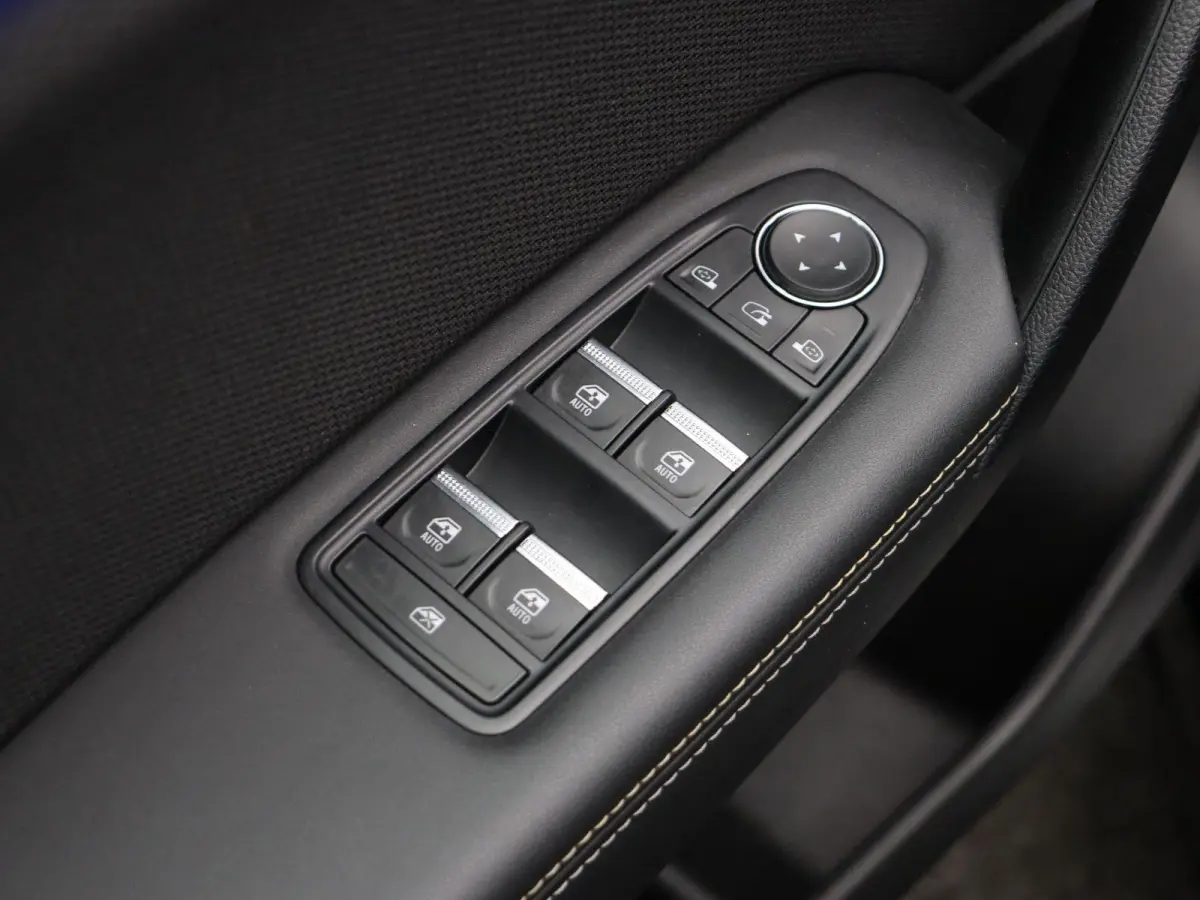 E-Tech full hybrid 145pk techno | Elek. stoelen | Elek. achterklep | Stoel- en stuurwielverwarming | Adaptieve cruise control | 360 graden camera |