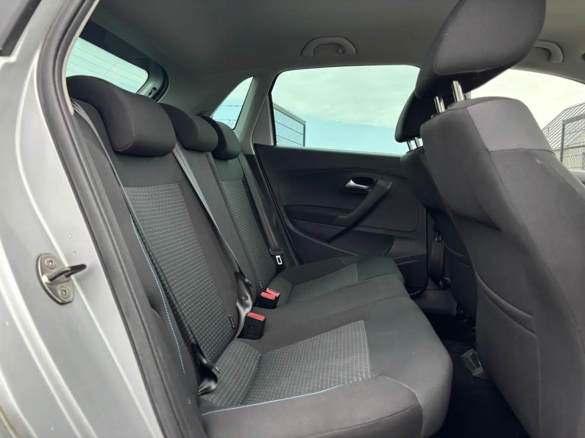 1.0 BlueMotion Connected Series cruise pdc