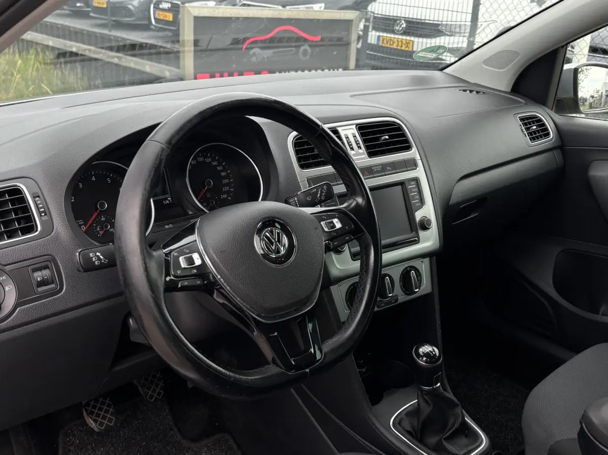 1.0 BlueMotion Connected Series cruise pdc