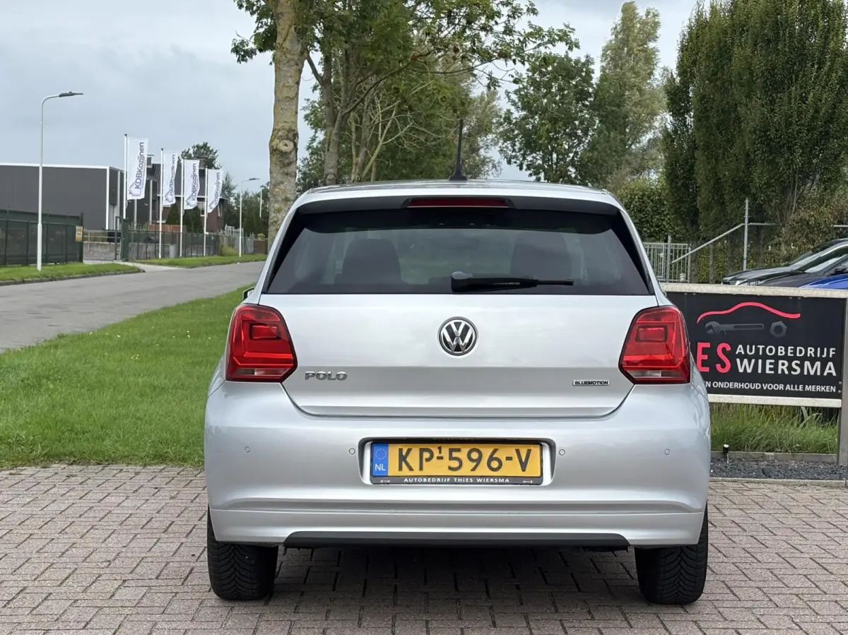 1.0 BlueMotion Connected Series cruise pdc