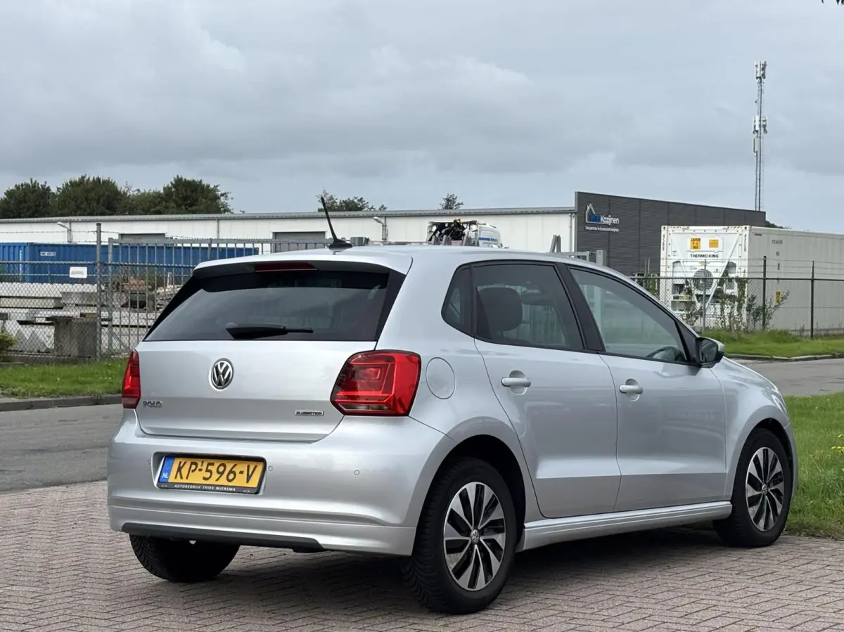 1.0 BlueMotion Connected Series cruise pdc