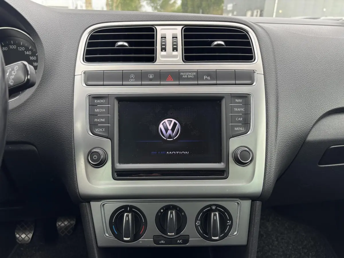 1.0 BlueMotion Connected Series cruise pdc