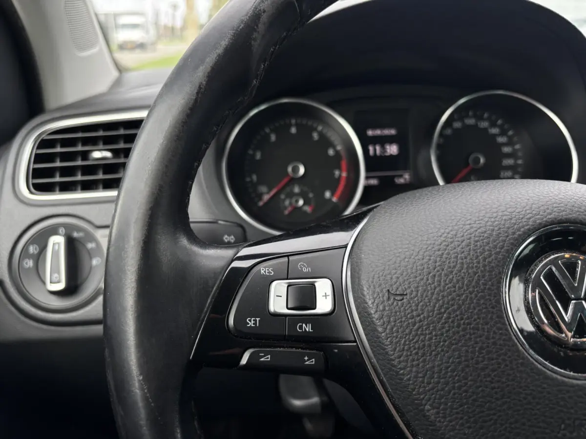 1.0 BlueMotion Connected Series cruise pdc