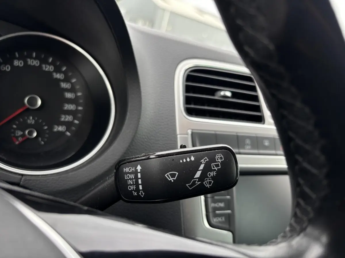 1.0 BlueMotion Connected Series cruise pdc