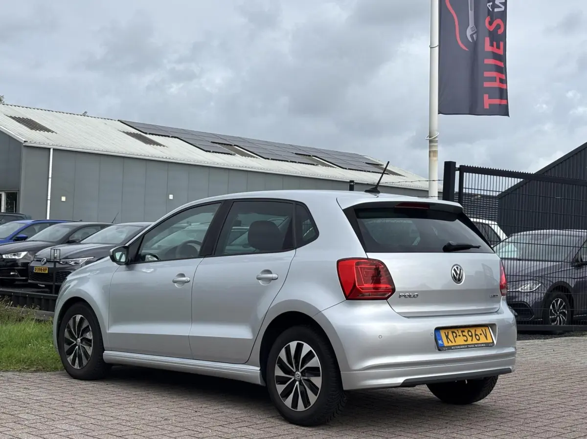 1.0 BlueMotion Connected Series cruise pdc