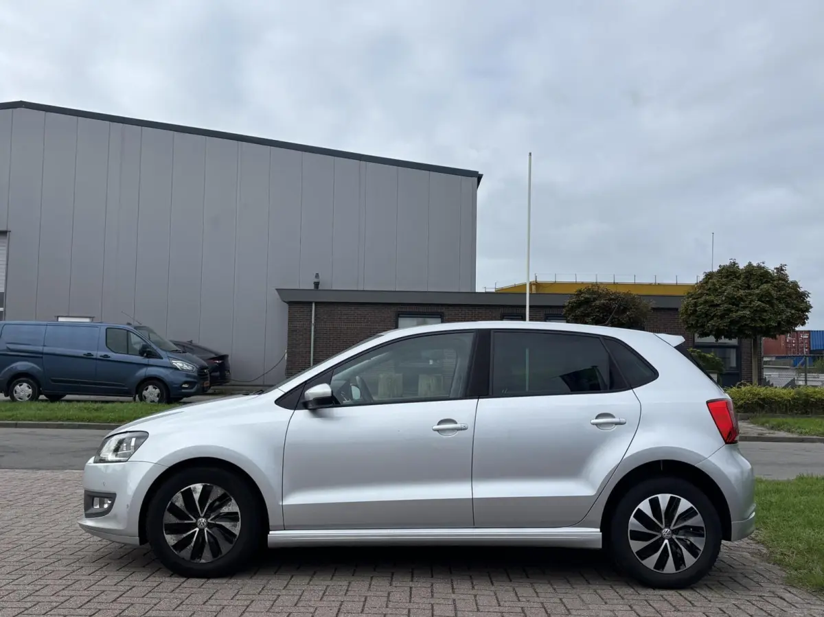 1.0 BlueMotion Connected Series cruise pdc