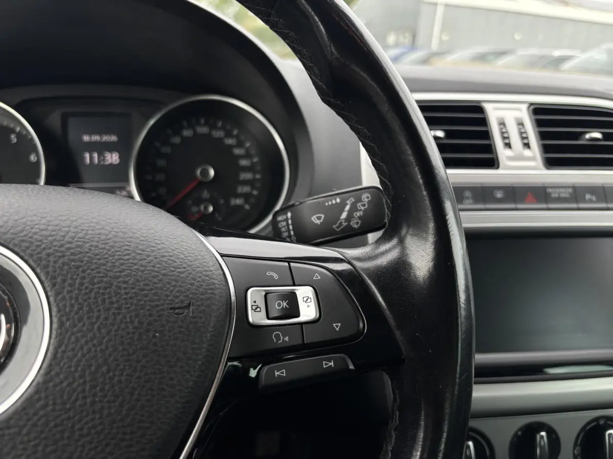 1.0 BlueMotion Connected Series cruise pdc