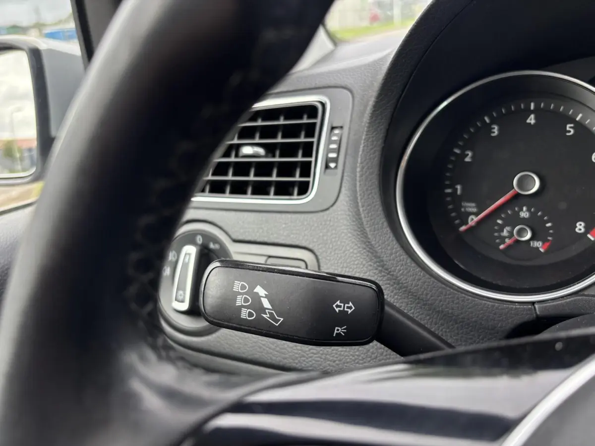 1.0 BlueMotion Connected Series cruise pdc