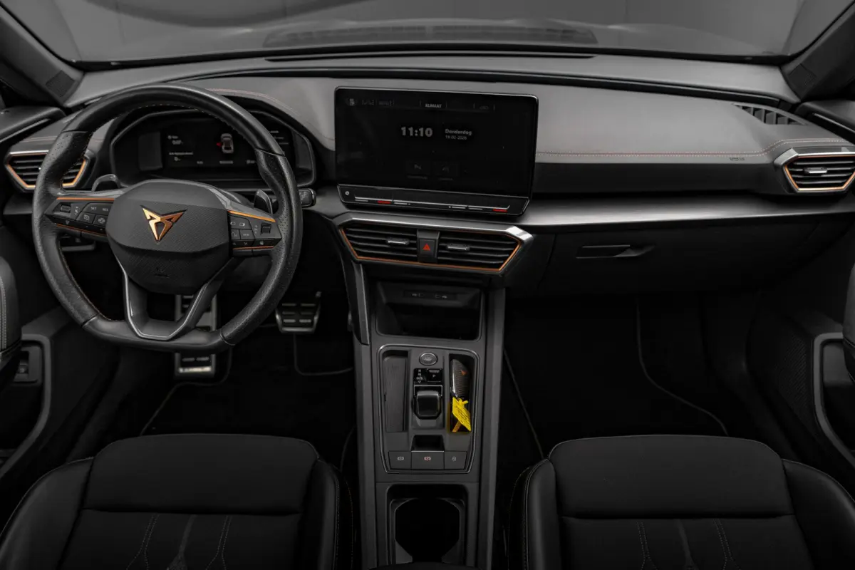 245pk 1.4 e-Hybrid VZ Performance Achteruitrijcamera | Trekhaak | Dodehoekdetectie | Adaptive cruise control | Keyless entry