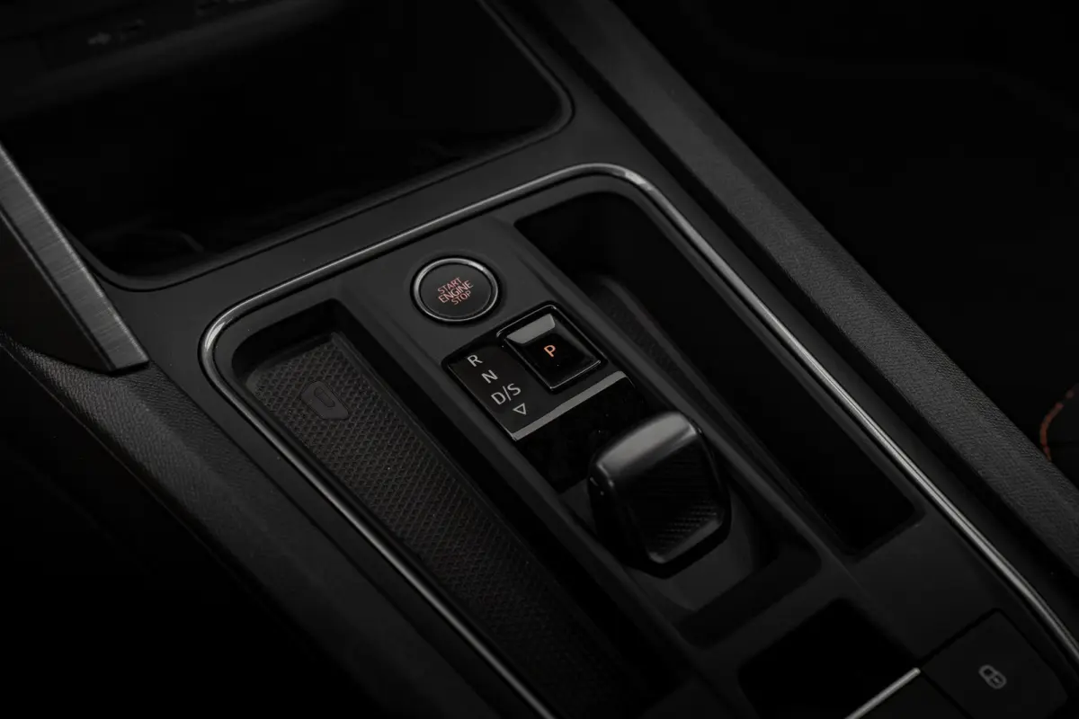 245pk 1.4 e-Hybrid VZ Performance Achteruitrijcamera | Trekhaak | Dodehoekdetectie | Adaptive cruise control | Keyless entry