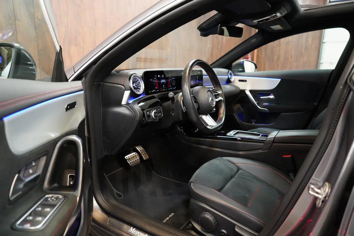 250 e AMG Line Pano|Burmester|Dealer onderh|Sfeerverlichting|19 inch