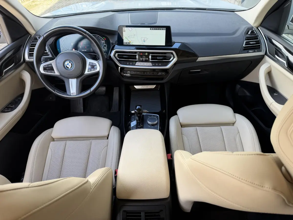 xDrive30e 18"/Leder/Dodehoek/Camera/Keyless/LED/Navigatie