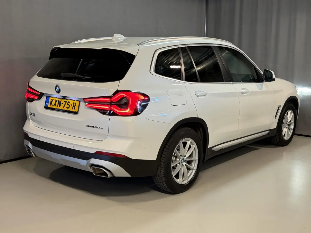 xDrive30e 18"/SOH 95%/Leder/Dodehoek/Camera/Keyless/LED/Navigatie