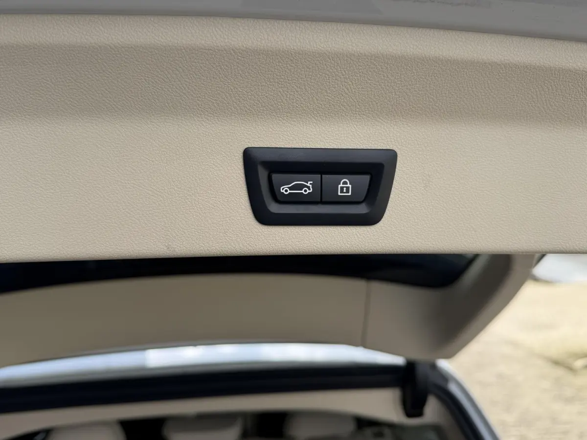 xDrive30e 18"/Leder/Dodehoek/Camera/Keyless/LED/Navigatie
