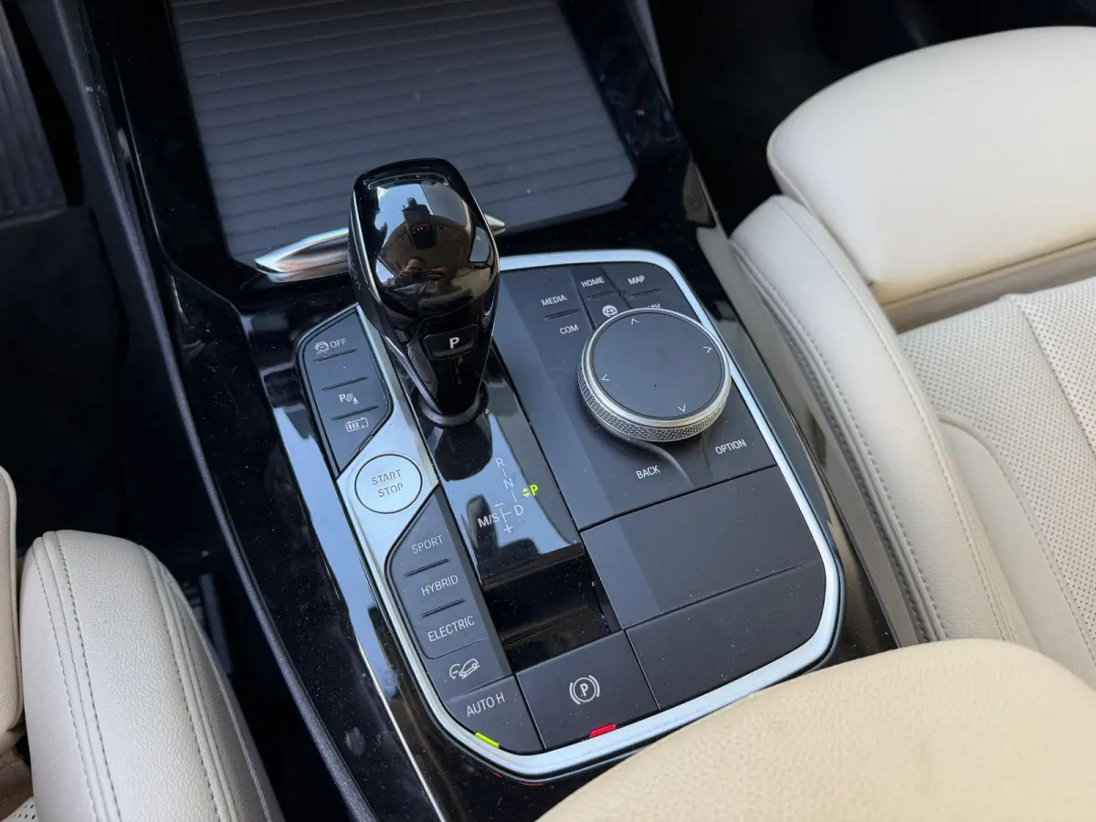 xDrive30e 18"/Leder/Dodehoek/Camera/Keyless/LED/Navigatie