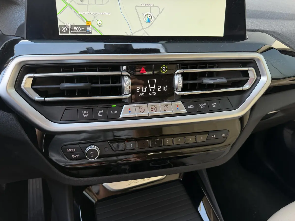 xDrive30e 18"/Leder/Dodehoek/Camera/Keyless/LED/Navigatie