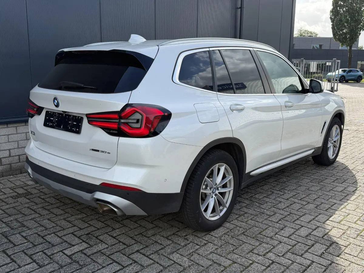 xDrive30e 18"/Leder/Dodehoek/Camera/Keyless/LED/Navigatie