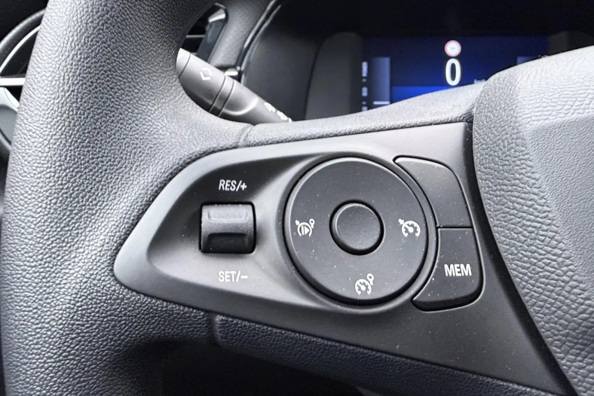Electric Long Range Business Edition 51 kWh Long Range Carplay Android Auto ECC