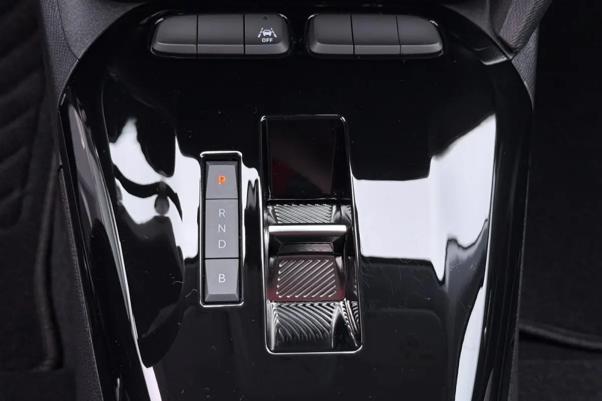Electric Long Range Business Edition 51 kWh Long Range Carplay Android Auto ECC