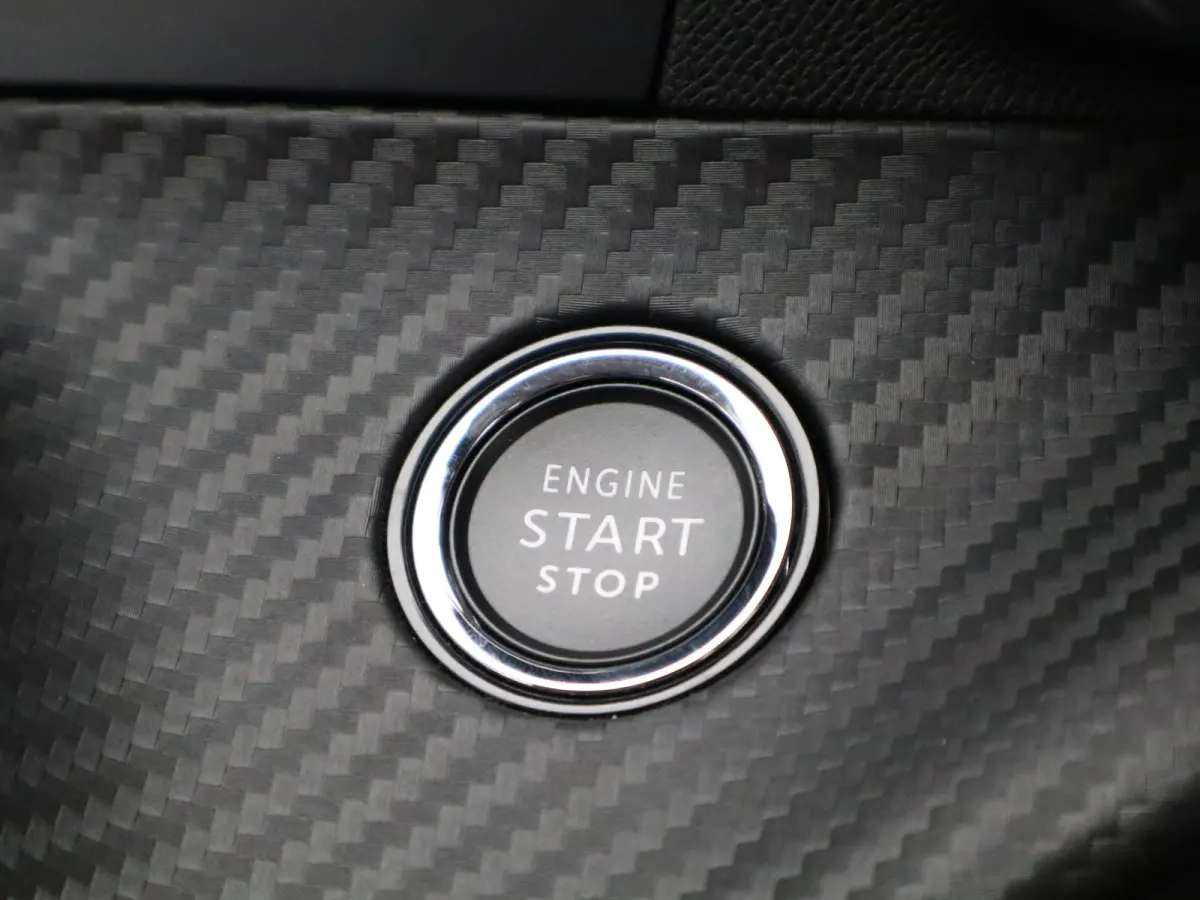 1.2 PureTech 100 Allure 1e Eigenaar | Parkeersenoren Voor en Achter | Camera | Climate Control | Apple Carplay/Android Auto | Cruise Control