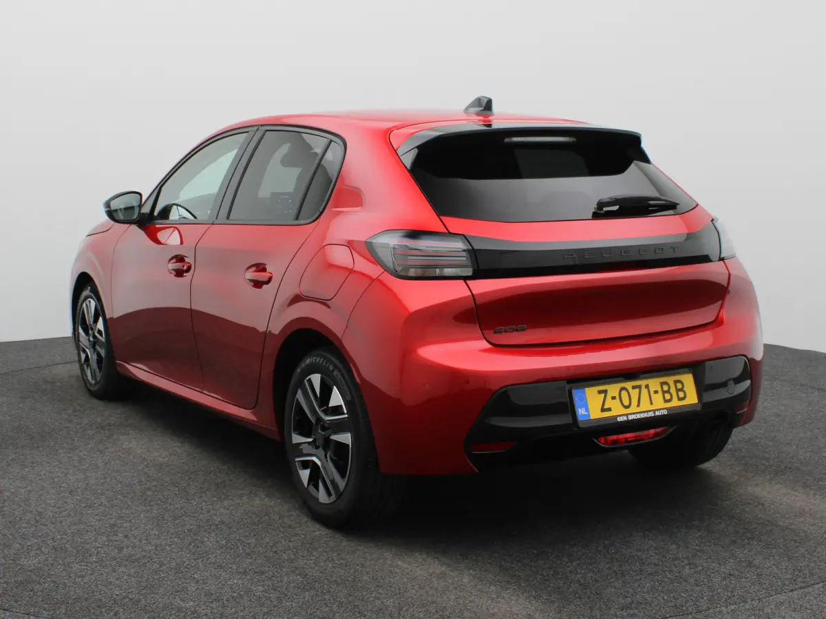 1.2 PureTech 100 Allure 1e Eigenaar | Parkeersenoren Voor en Achter | Camera | Climate Control | Apple Carplay/Android Auto | Cruise Control