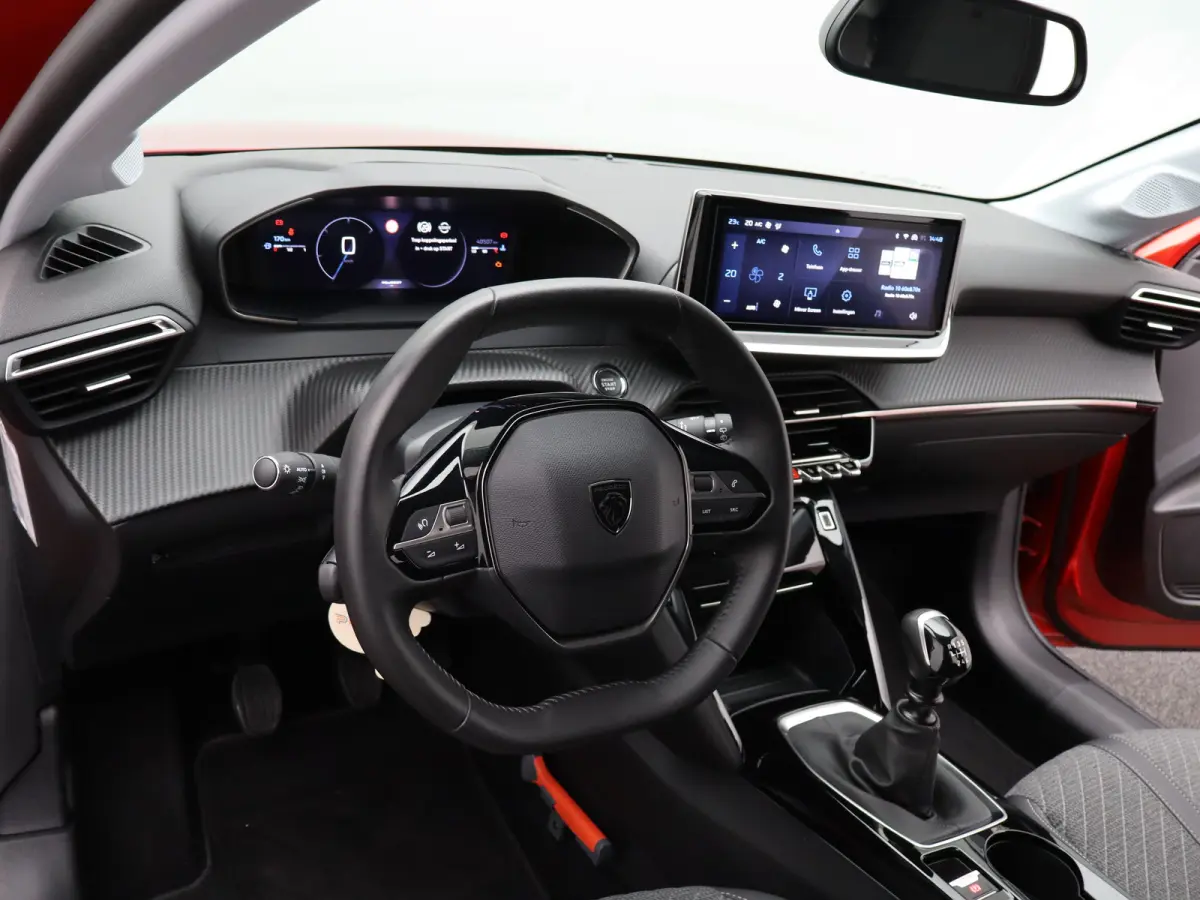 1.2 PureTech 100 Allure 1e Eigenaar | Parkeersenoren Voor en Achter | Camera | Climate Control | Apple Carplay/Android Auto | Cruise Control