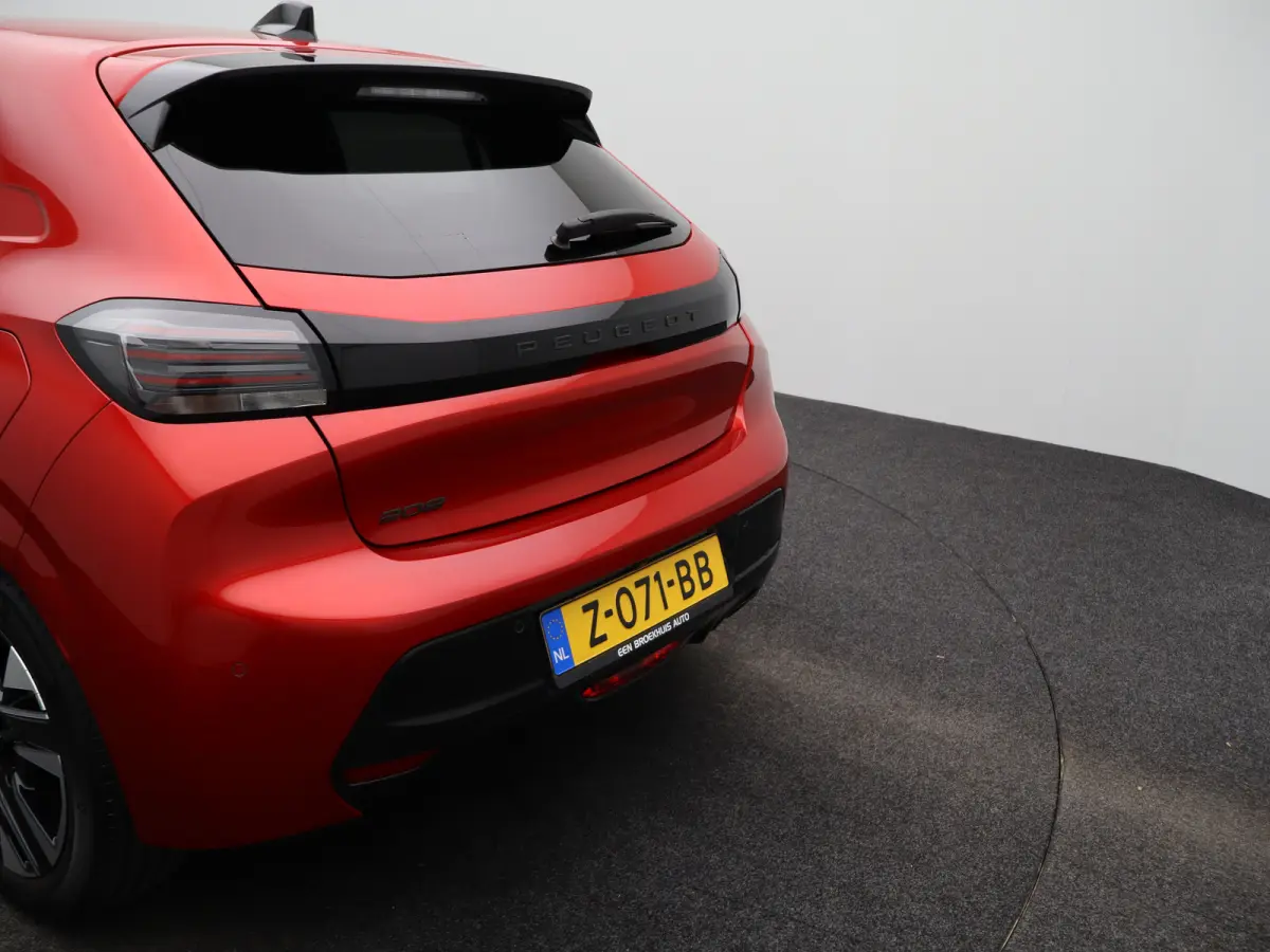 1.2 PureTech 100 Allure 1e Eigenaar | Parkeersenoren Voor en Achter | Camera | Climate Control | Apple Carplay/Android Auto | Cruise Control