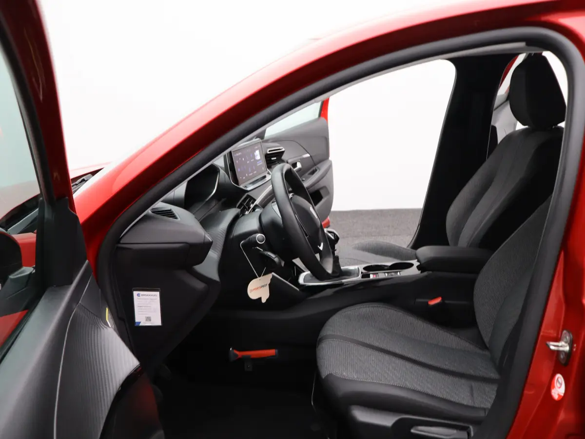 1.2 PureTech 100 Allure 1e Eigenaar | Parkeersenoren Voor en Achter | Camera | Climate Control | Apple Carplay/Android Auto | Cruise Control