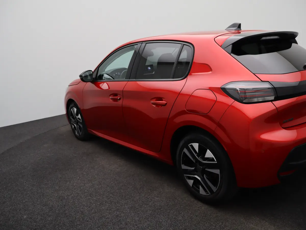1.2 PureTech 100 Allure 1e Eigenaar | Parkeersenoren Voor en Achter | Camera | Climate Control | Apple Carplay/Android Auto | Cruise Control