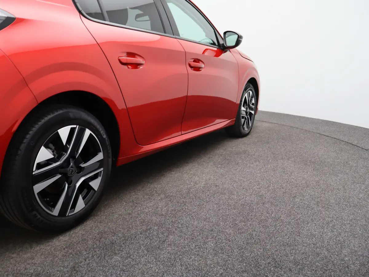 1.2 PureTech 100 Allure 1e Eigenaar | Parkeersenoren Voor en Achter | Camera | Climate Control | Apple Carplay/Android Auto | Cruise Control