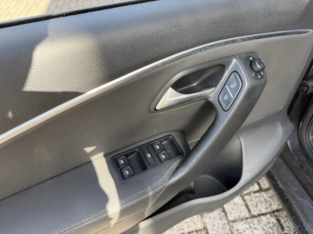 1.2 TSI Highline 16"/Leder/Climate/Cruise/Navigatie/Camera/Apple Carplay & Android Auto