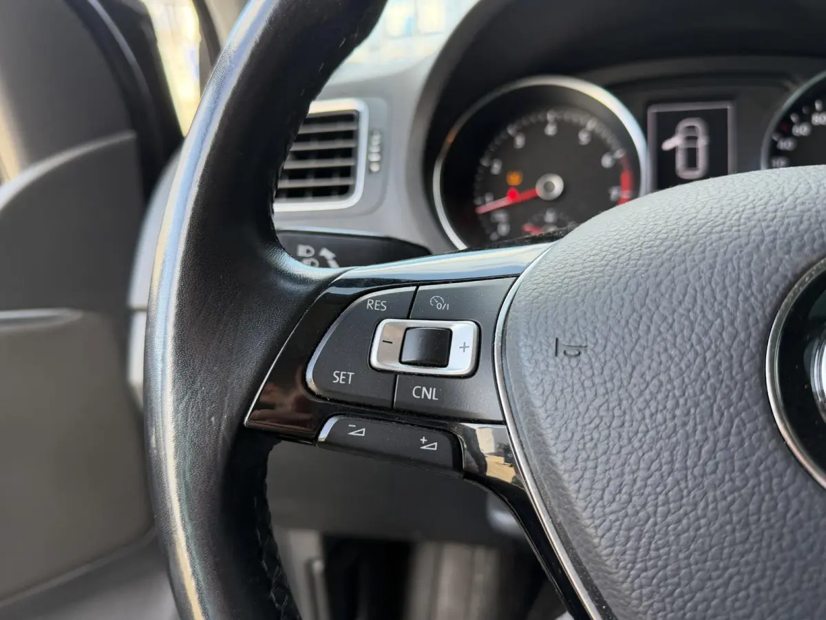 1.2 TSI Highline 16"/Leder/Climate/Cruise/Navigatie/Camera/Apple Carplay & Android Auto