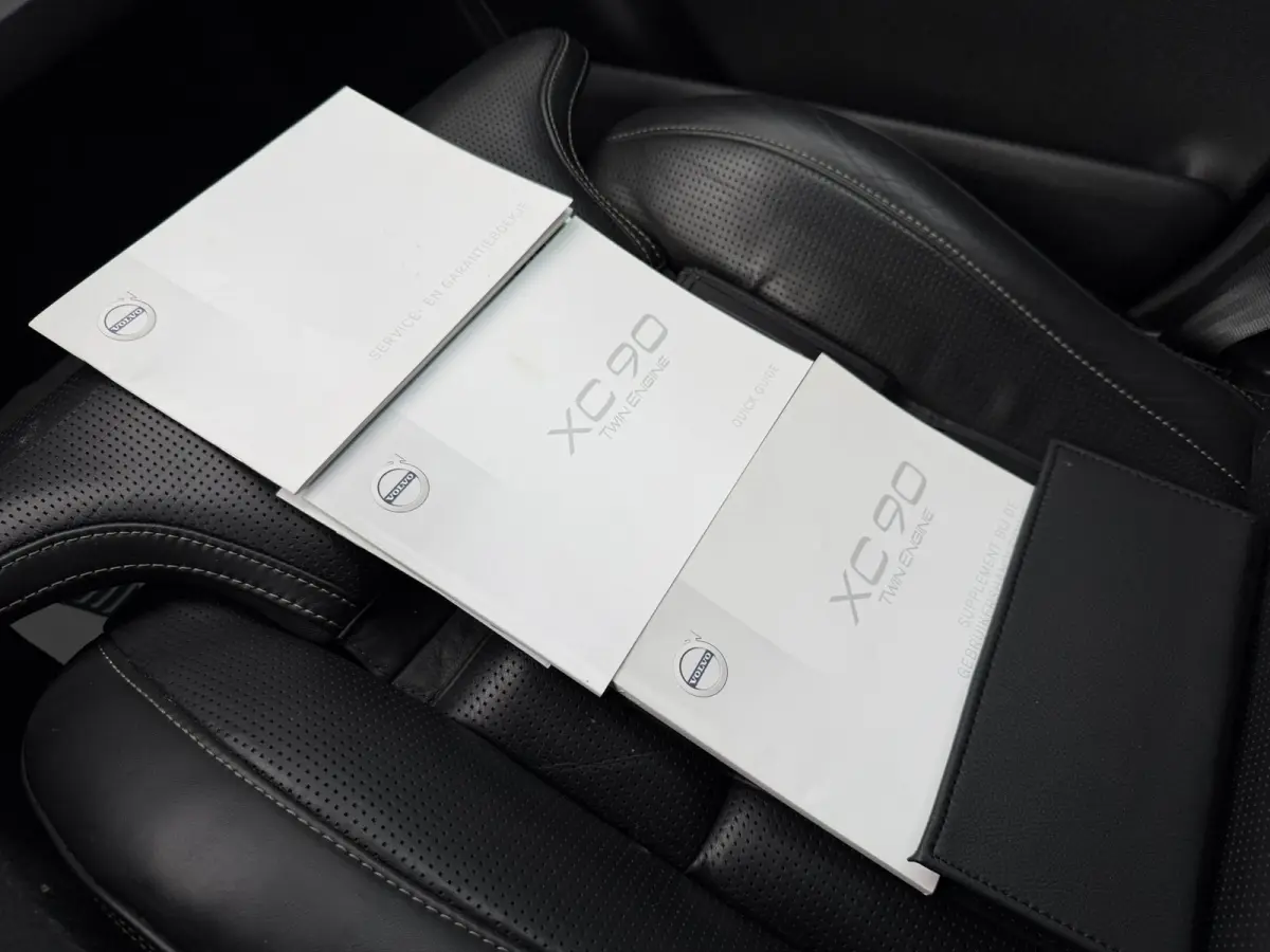 2.0 T8 Twin Engine AWD R-Design l TREKHAAK l ACC l
