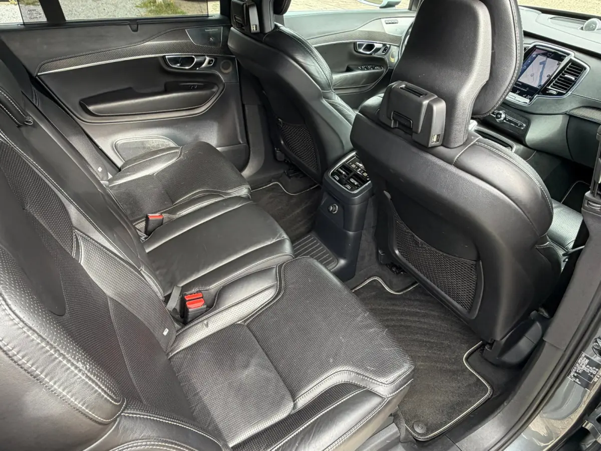 2.0 T8 Twin Engine AWD R-Design l TREKHAAK l ACC l