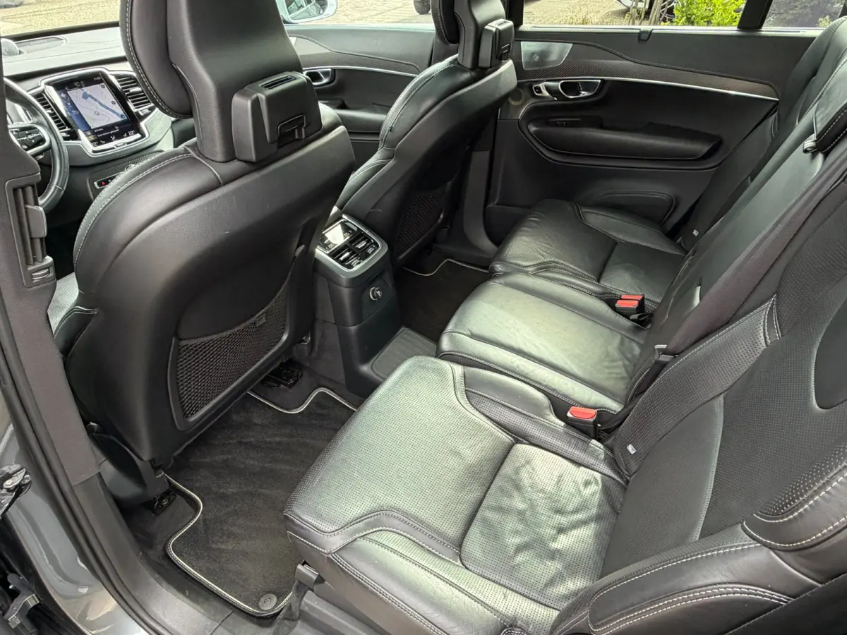 2.0 T8 Twin Engine AWD R-Design l TREKHAAK l ACC l