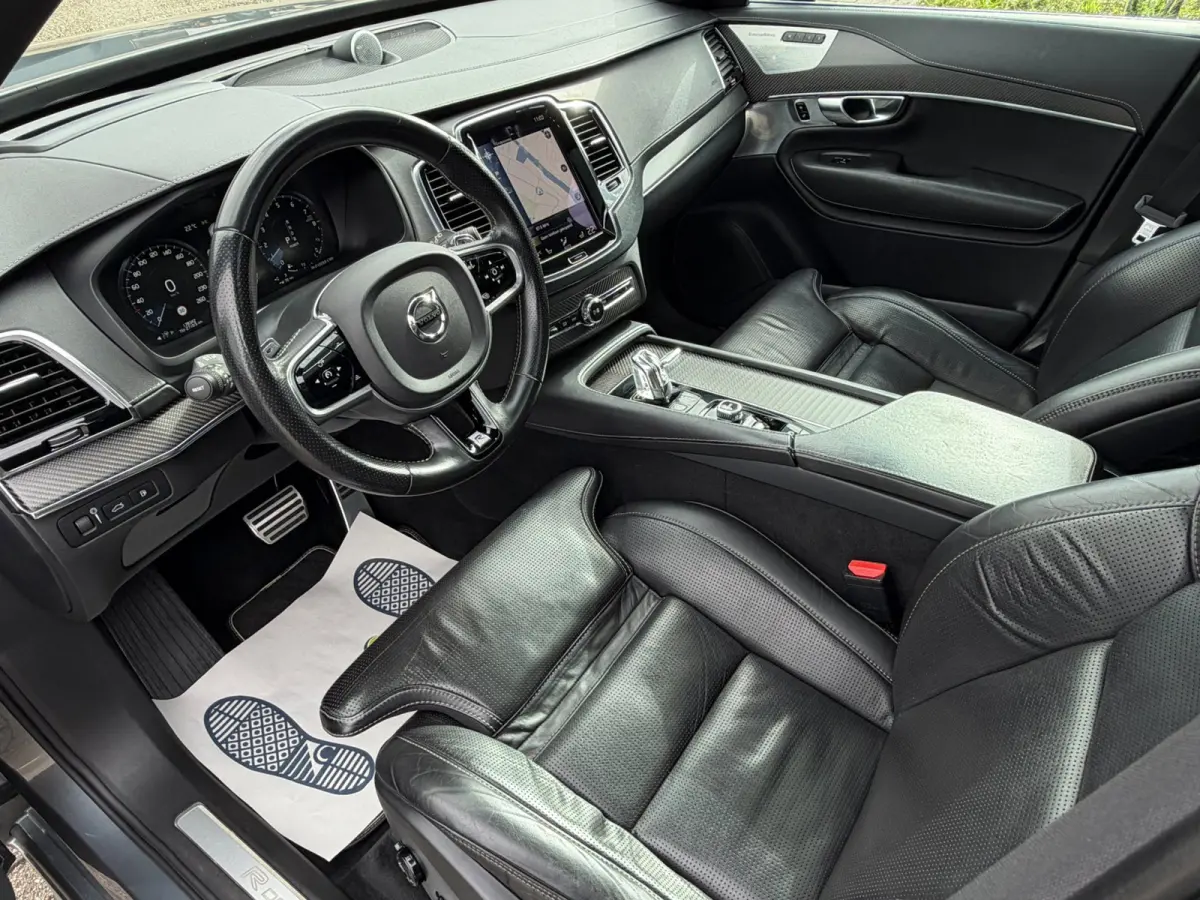 2.0 T8 Twin Engine AWD R-Design l TREKHAAK l ACC l