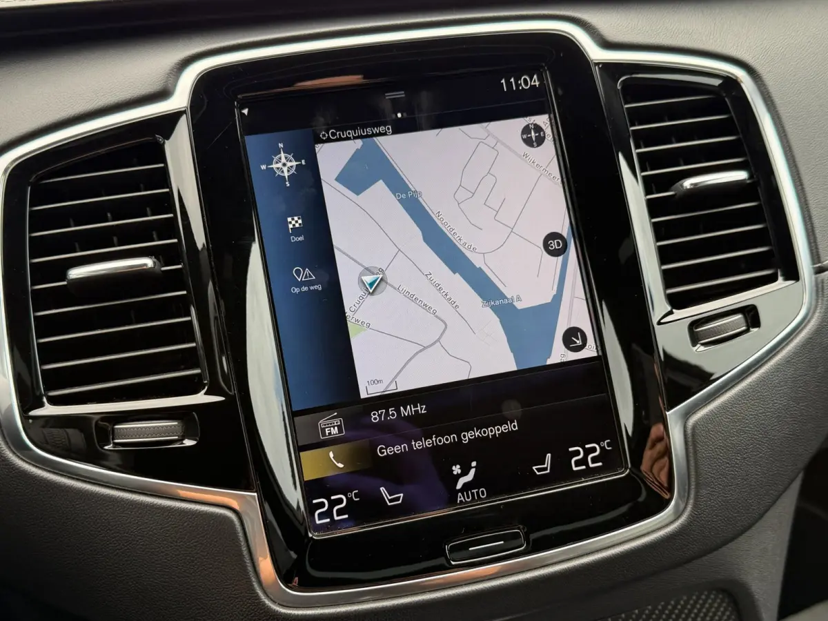 2.0 T8 Twin Engine AWD R-Design l TREKHAAK l ACC l