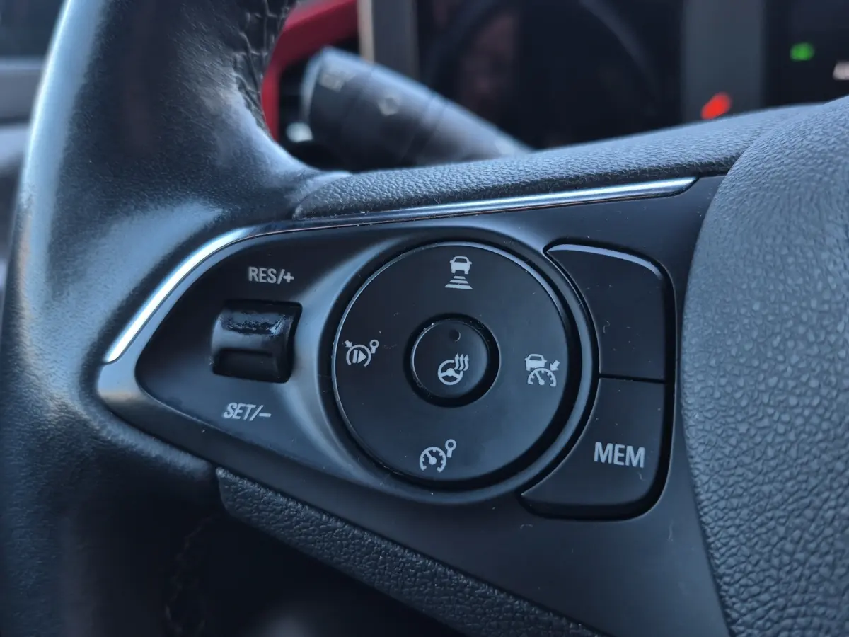 GS Line 50-kWh 11kw bl. SOH 86,31% | Stuur + Stoelverwarming | Warmtepomp | Camera | LED | Full map navigatie | Carplay/android auto |