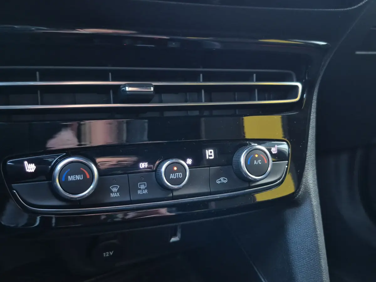 GS Line 50-kWh 11kw bl. SOH 86,31% | Stuur + Stoelverwarming | Warmtepomp | Camera | LED | Full map navigatie | Carplay/android auto |