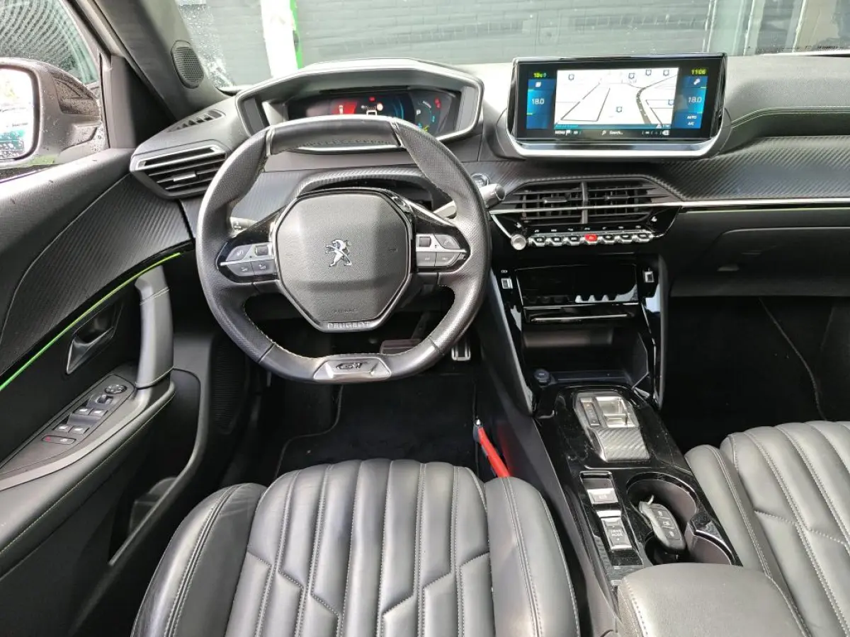 EV GT Pack 50 kWh | Fase 3 laden | SOH 97,50% | Panorama/schuifdak | Lederen bekleding | Stoelverwarming | NL auto |