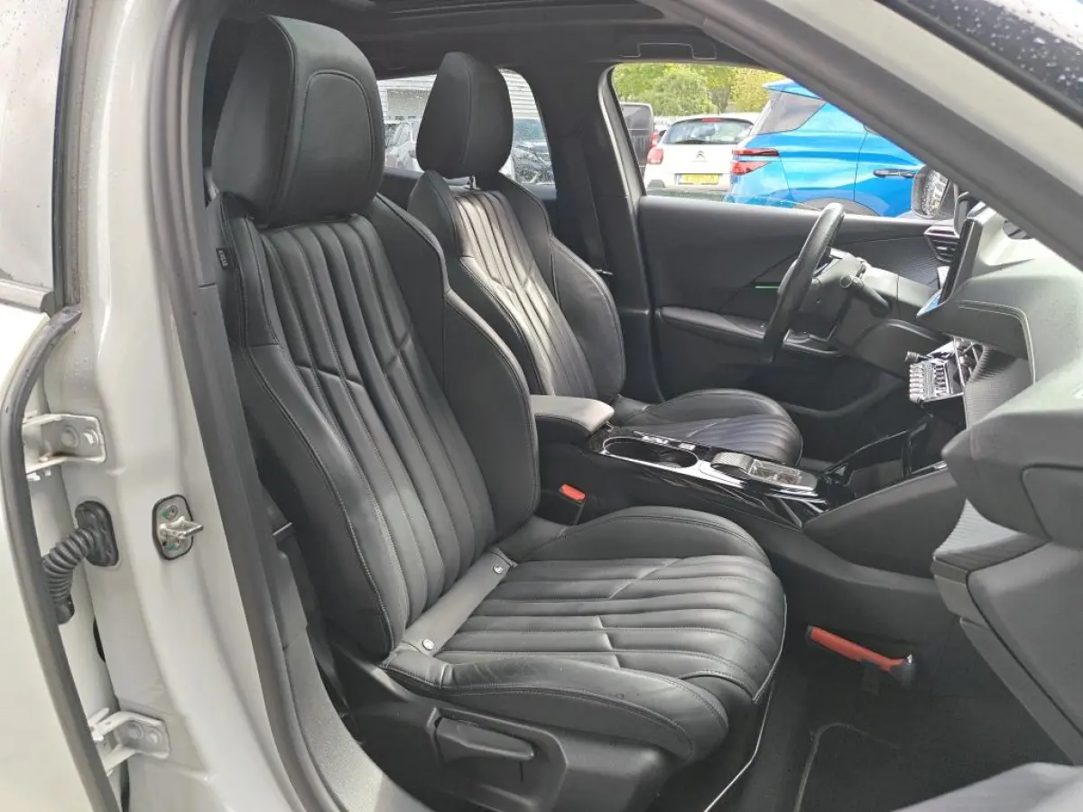 EV GT Pack 50 kWh | Fase 3 laden | SOH 97,50% | Panorama/schuifdak | Lederen bekleding | Stoelverwarming | NL auto |