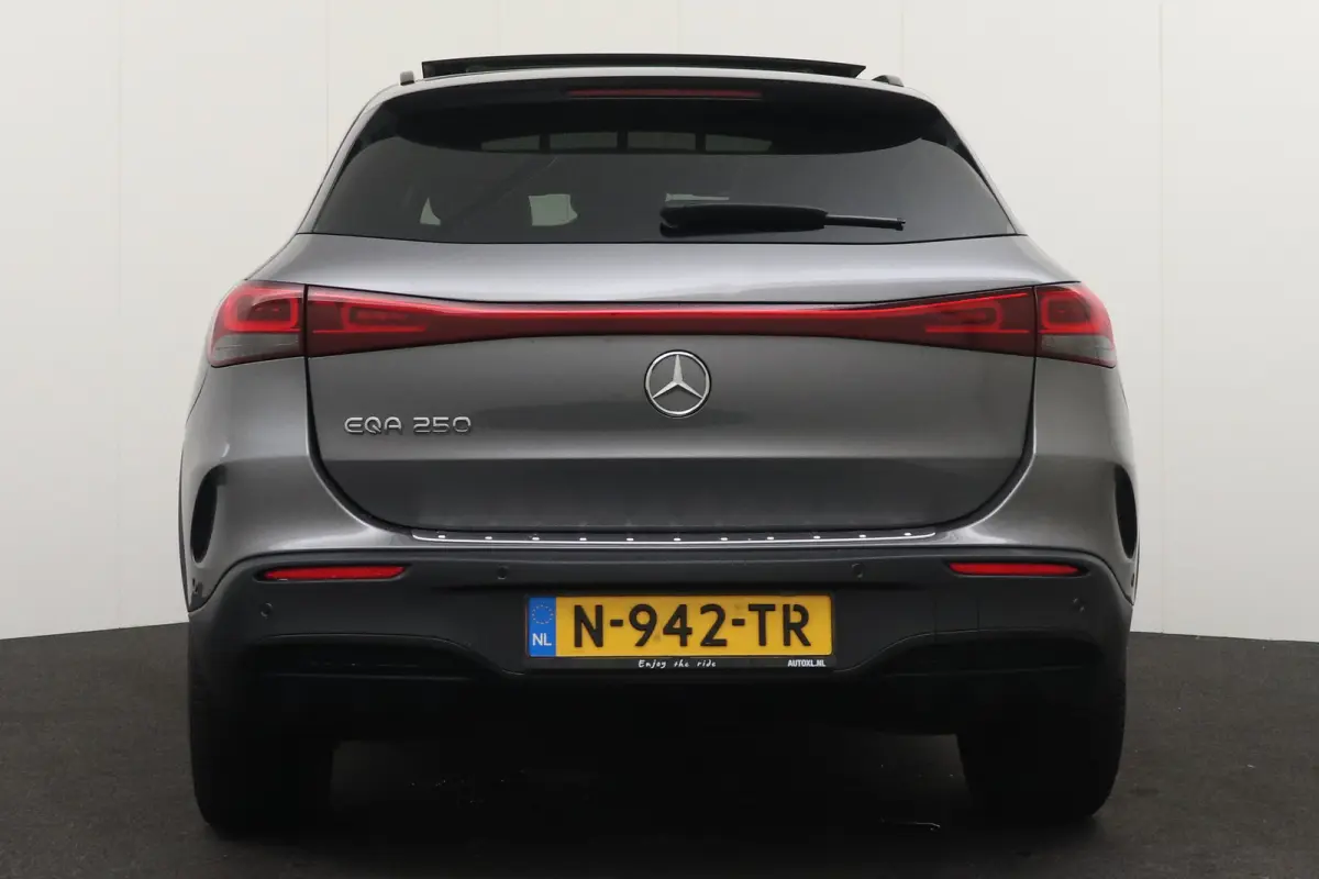 250 AMG+ 67 kWh (95%SOH) Pano-Dak Burmester Memory