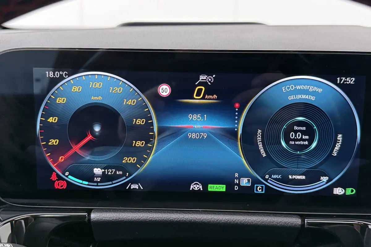 250 AMG+ 67 kWh (95%SOH) Pano-Dak Burmester Memory