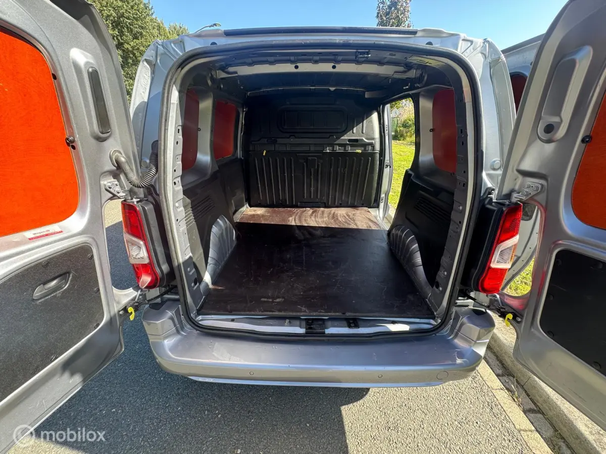 1.5D L1H1 Airco 3Zits Carplay Cruise Nap