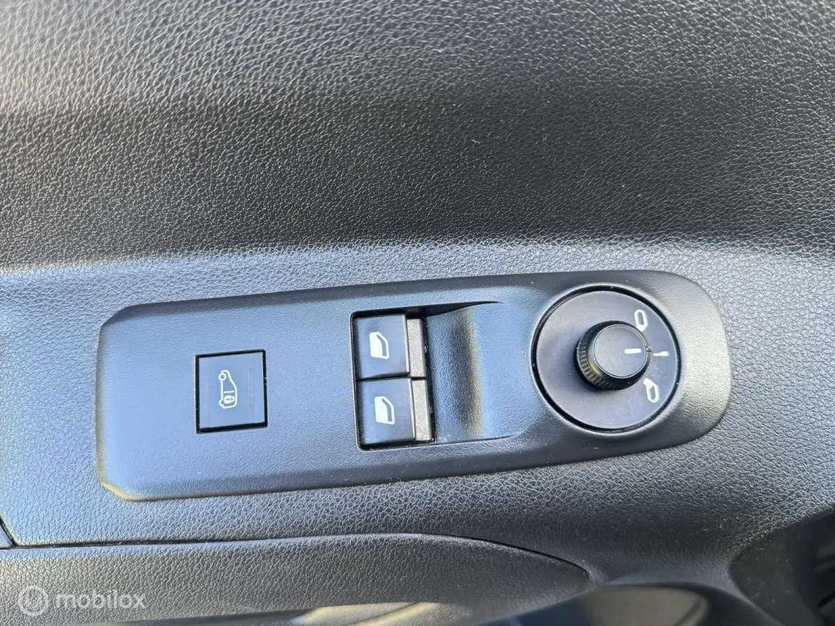 1.5D L1H1 Airco 3Zits Carplay Cruise Nap