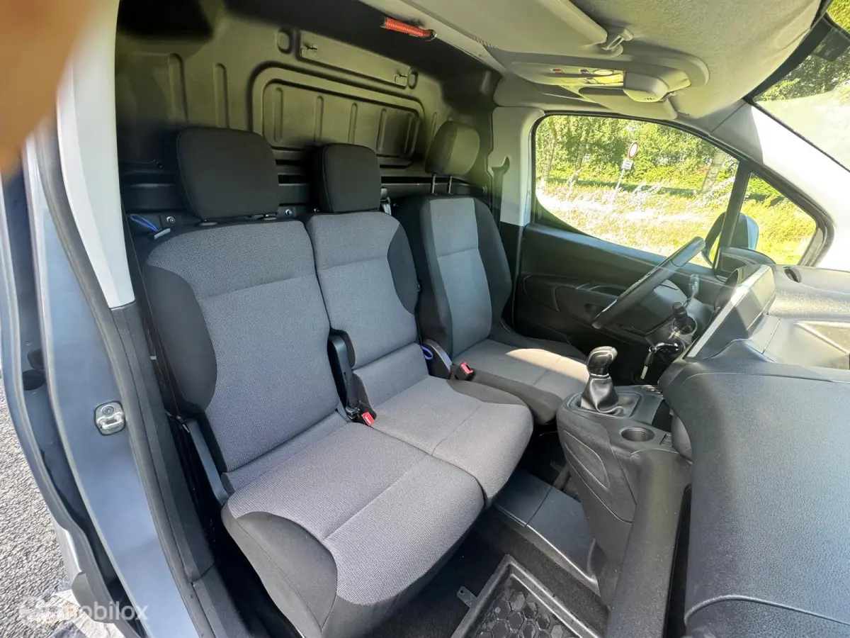 1.5D L1H1 Airco 3Zits Carplay Cruise Nap